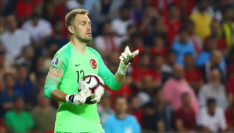 Mert Günok Futbolu Bırakma Kararını Verdi: Emekli Olacağı Yaşı Açıkladı